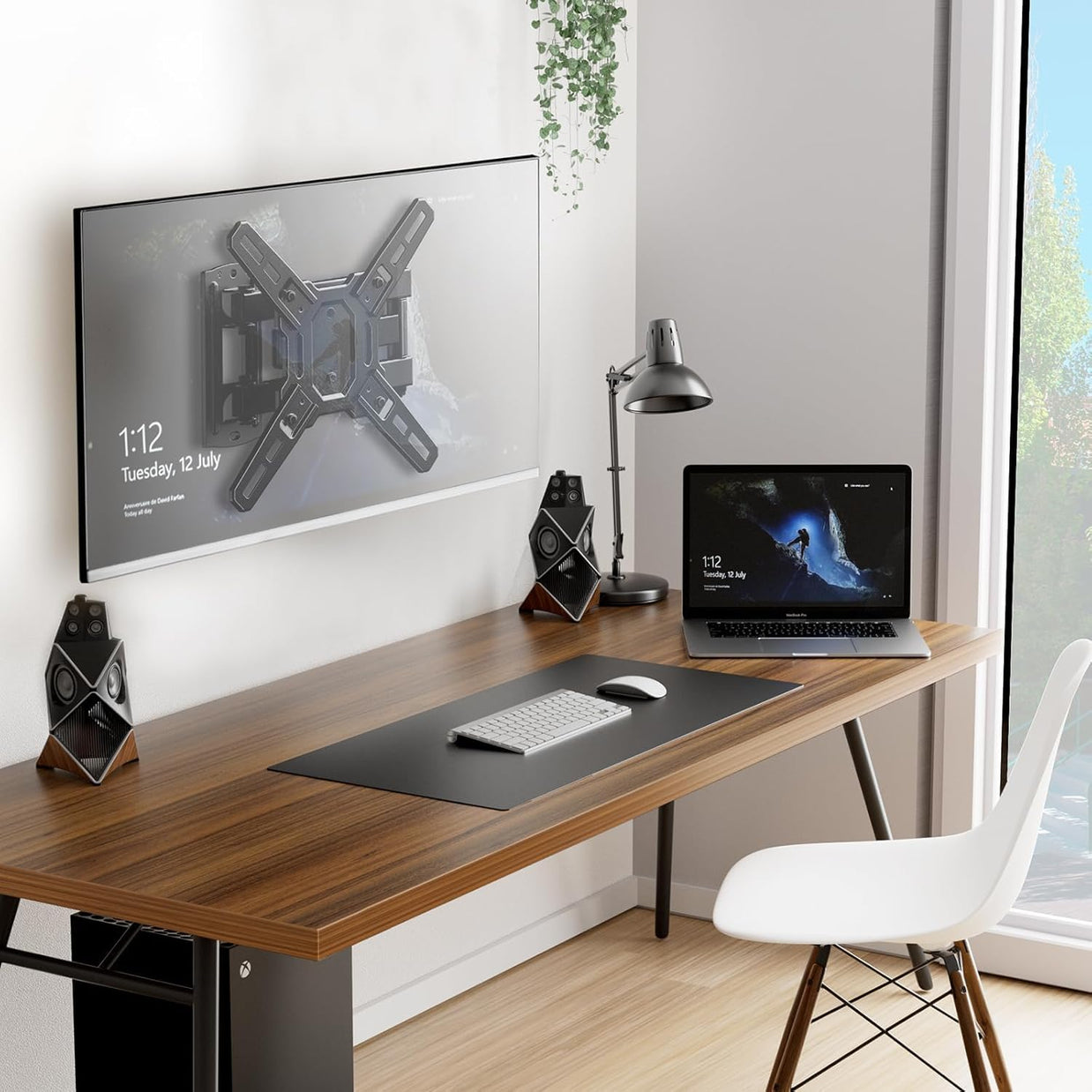BAYCLARA Full Motion TV Wall Mount Bracket for Most 13-42'' TV